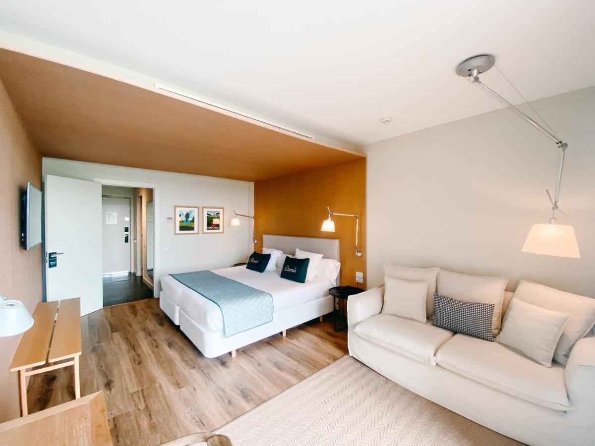 Emporda Golf Resort Торроэлья-де-Монгри Экстерьер фото